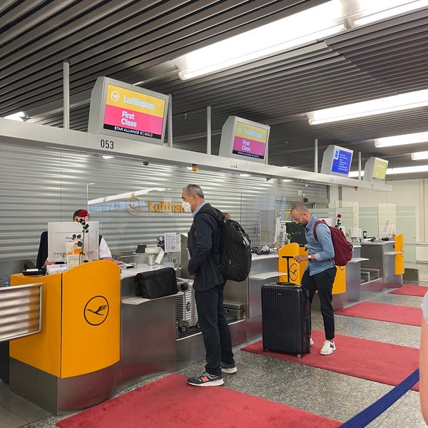Lufthansa check in. Lufthansa check in