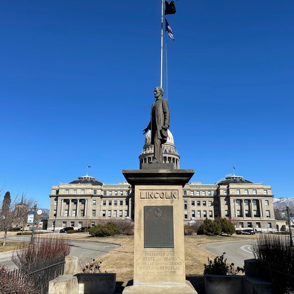 Abraham Lincoln Statue Outdoor Sculpture in Downtown Boise City