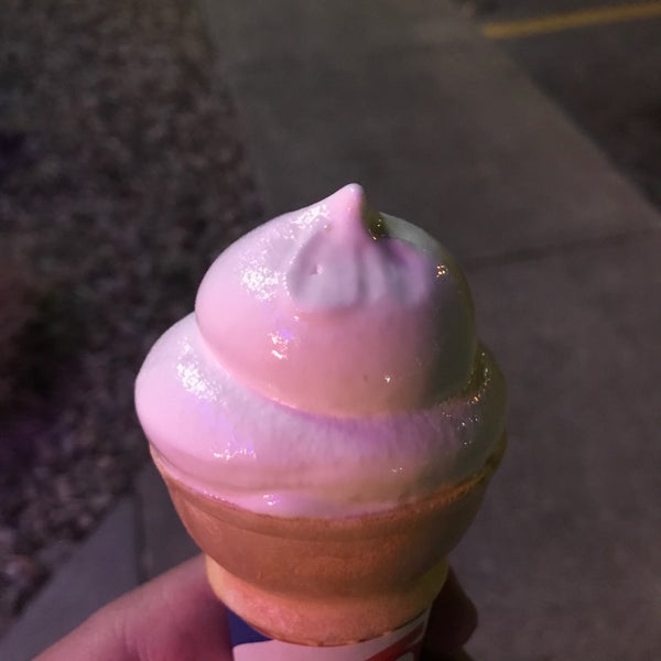Dairy Queen Ice Cream Parlor in Oread