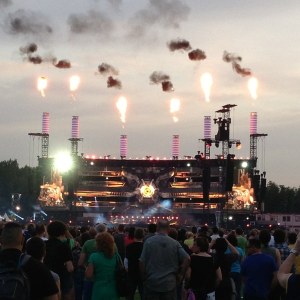 Photo taken at Werchter Boutique by Donny D. on 6/18/2013