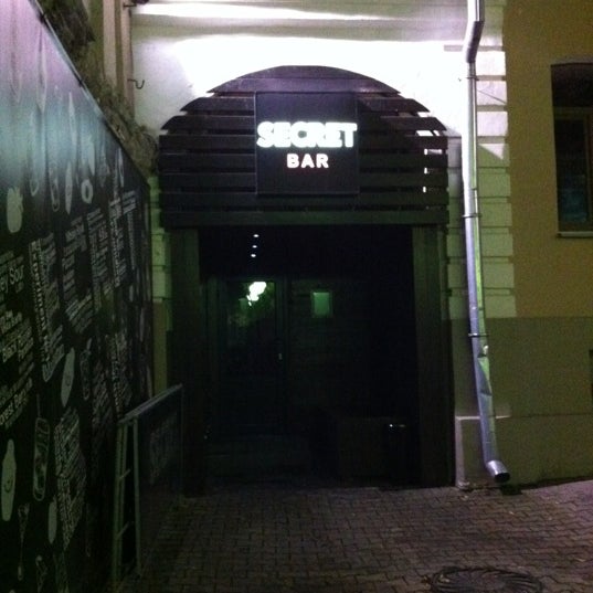 Foto tirada no(a) Secret Bar por Olesya T. em 10/18/2012