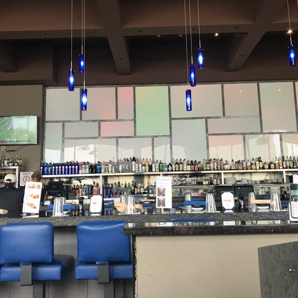 Foto scattata a Blue Wasabi Sushi &amp; Martini Bar da Dean R. il 12/17/2017