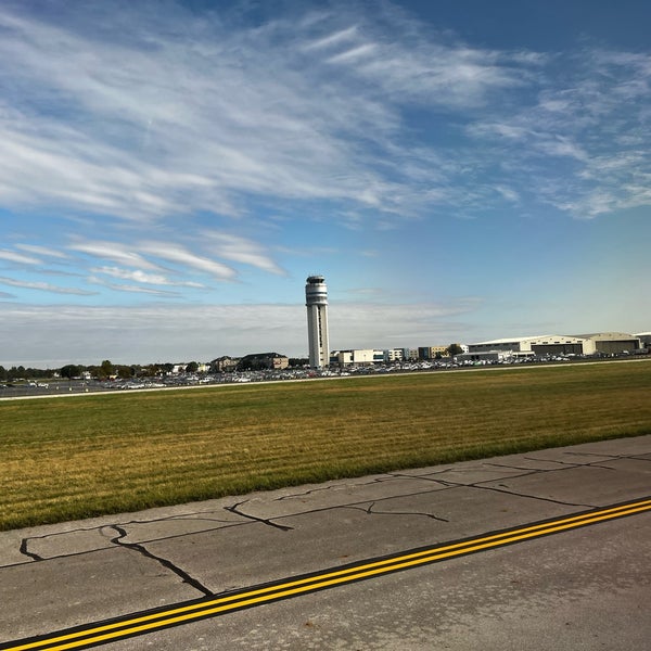 รูปภาพถ่ายที่ John Glenn Columbus International Airport (CMH) โดย Dean R. เมื่อ 10/9/2023