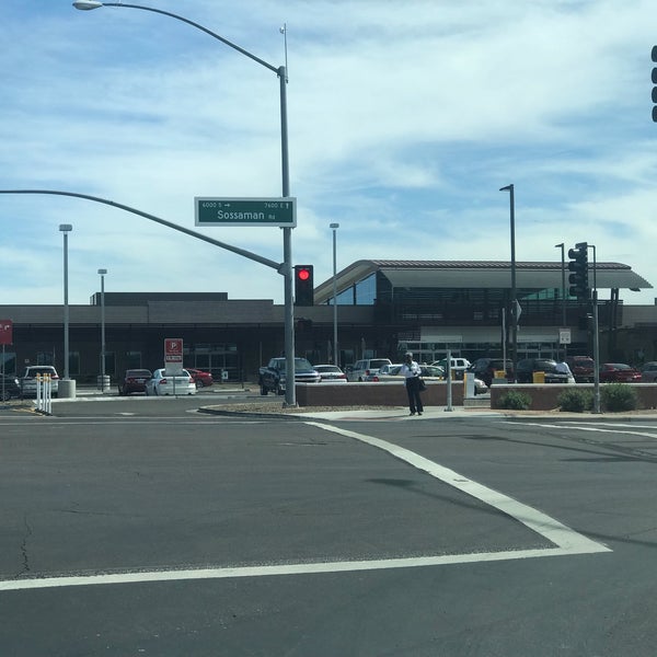 รูปภาพถ่ายที่ Phoenix-Mesa Gateway Airport (AZA) โดย Dean R. เมื่อ 3/15/2019