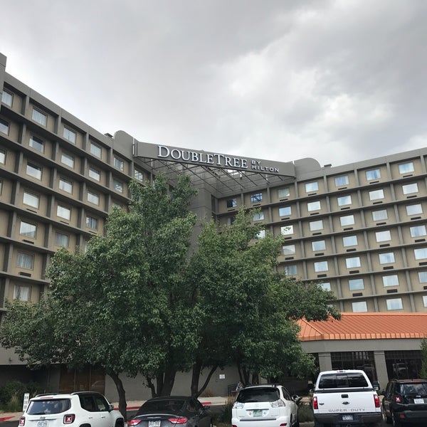 Foto scattata a DoubleTree by Hilton Hotel Denver da Dean R. il 8/17/2017