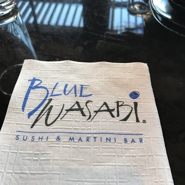 Foto tomada en Blue Wasabi Sushi &amp; Martini Bar  por Dean R. el 3/11/2017