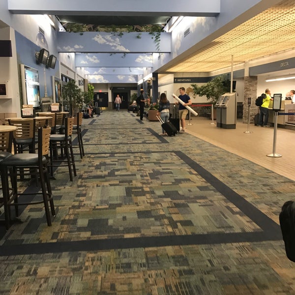 7/28/2017 tarihinde Dean R.ziyaretçi tarafından University Park Airport (SCE)'de çekilen fotoğraf