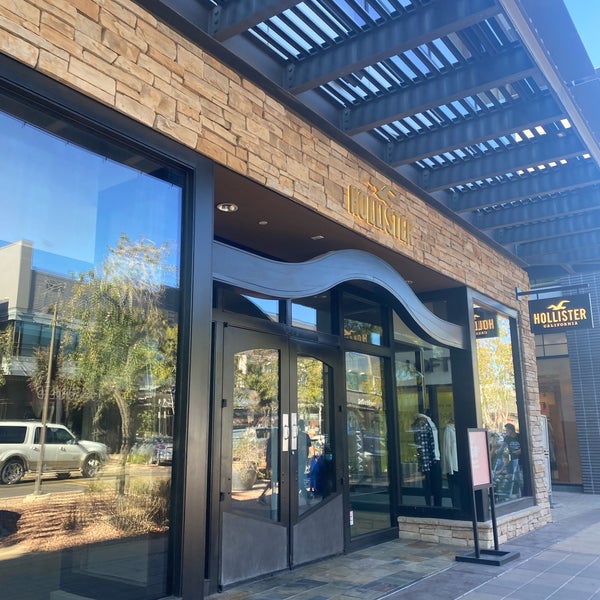 Hollister Santan 18 visitors