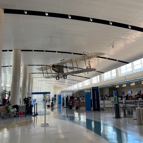 Foto tirada no(a) San Antonio International Airport (SAT) por Dean R. em 7/8/2023