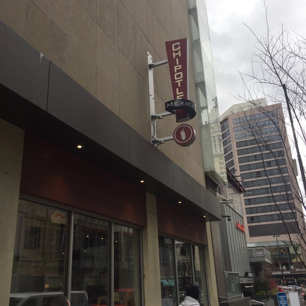 Chipotle Mexican Grill Mexican Restaurant in Cincinnati