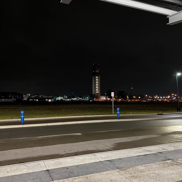 1/10/2024 tarihinde Dean R.ziyaretçi tarafından John Glenn Columbus Uluslararası Havalimanı (CMH)'de çekilen fotoğraf