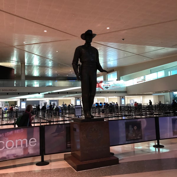 Снимок сделан в Аэропорт Даллас / Лав-Филд (DAL) пользователем Dean R. 10/25/2017