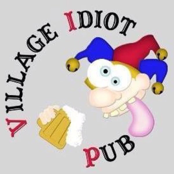 Foto tirada no(a) Village Idiot Pub por Emmanuel The Enigma V. em 11/15/2015