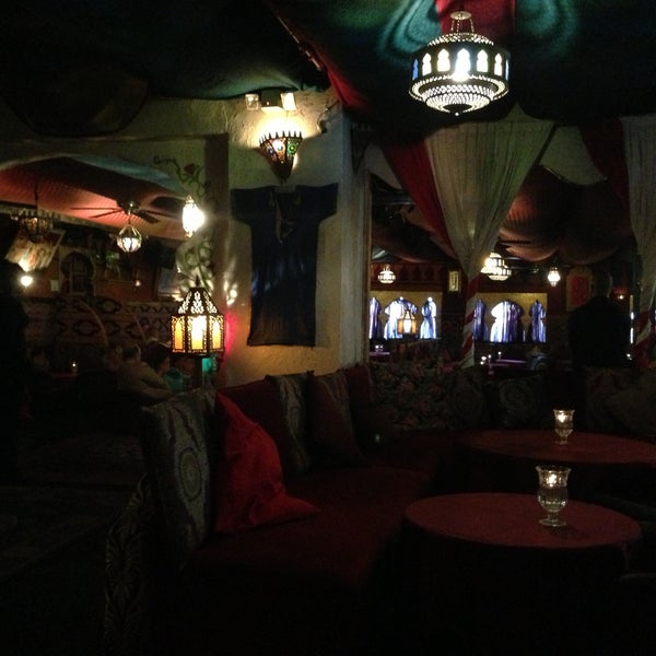 Снимок сделан в Imperial Fez Mediterranean Restaurant And Lounge пользователем Ralph W. 6/14/2013