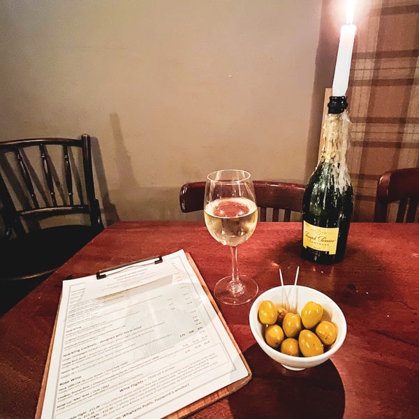 Whighams Wine Cellars Wine Bar in Edinburgh