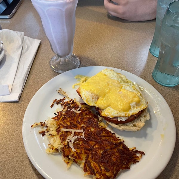 Denny's - Breakfast Spot in Miami Beach