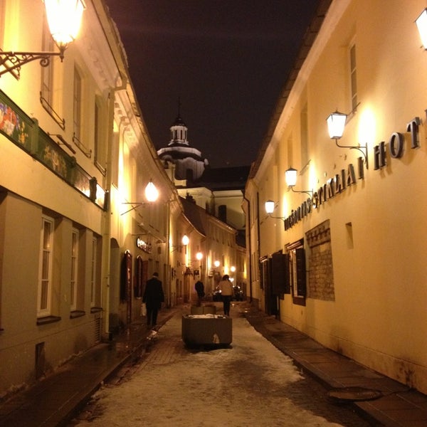 2/13/2013 tarihinde Tala Z.ziyaretçi tarafından Stiklių gatvė | Stiklių Street'de çekilen fotoğraf