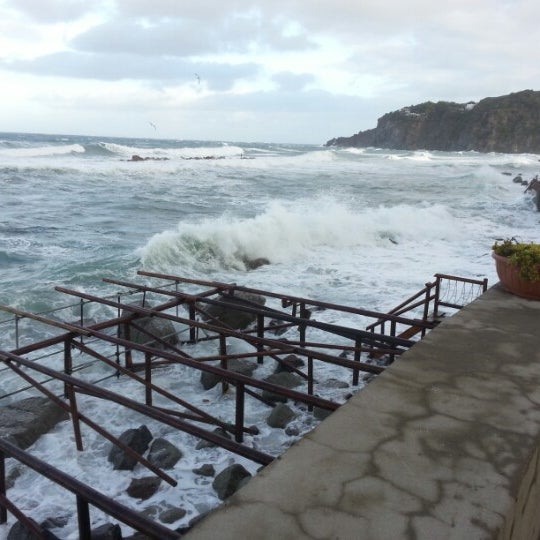 Foto tirada no(a) La Rotonda sul Mare por Amerigo C. em 11/1/2012