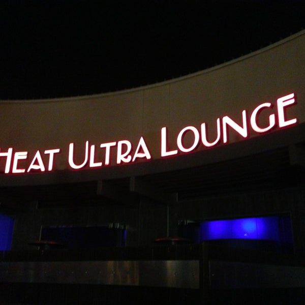 รูปภาพถ่ายที่ Heat Ultra Lounge โดย Nolan S. เมื่อ 4/7/2013