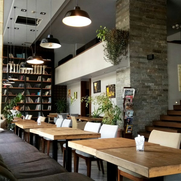 Foto tirada no(a) Ja Ja Cafe &amp; Restaurant por Betül Ç. em 6/13/2019