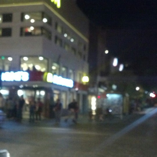 Calle 8 Latinas