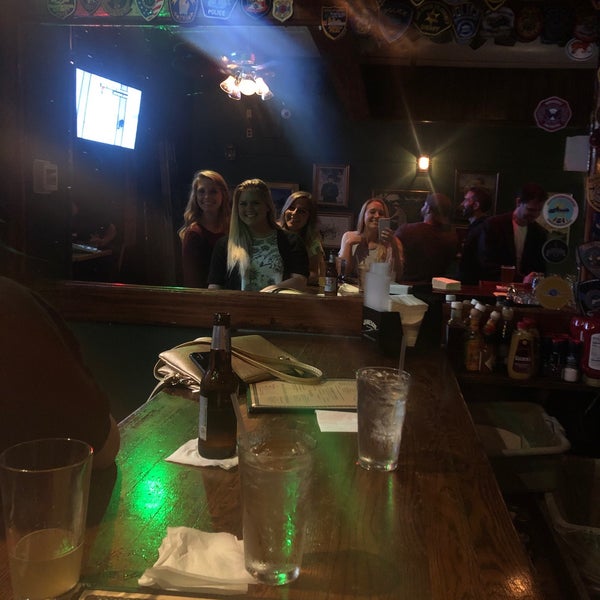 Foto tirada no(a) Murphy&#39;s Grand Irish Pub por Sarah J. em 5/11/2019