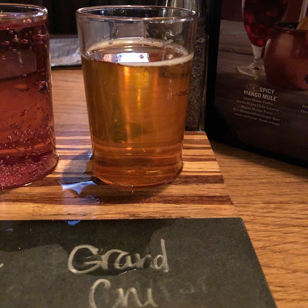 Photo taken at BJ&#39;s Restaurant &amp; Brewhouse by Tappingoutshow .. on 1/3/2019