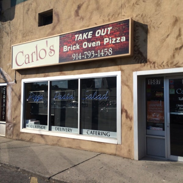 Foto tirada no(a) Carlo&#39;s Restaurant - Yonkers por Jon G. em 9/18/2014