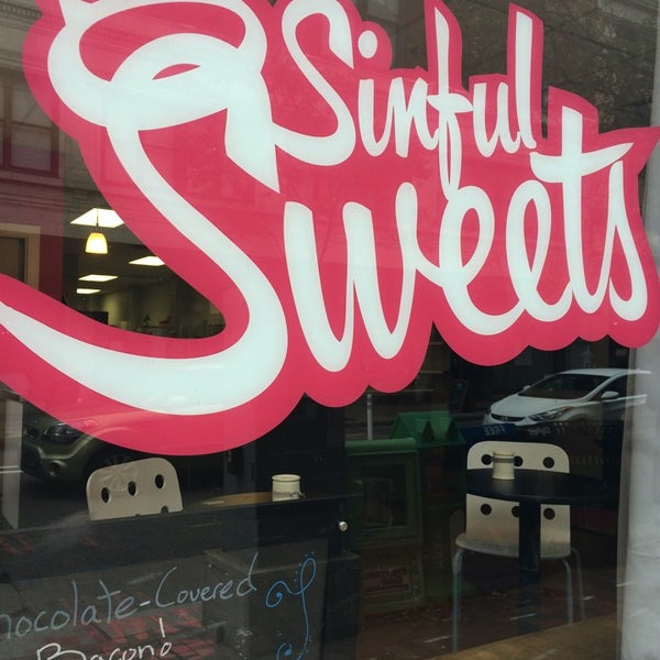 Foto tomada en Sinful Sweets Chocolate Company  por Jon G. el 11/12/2014