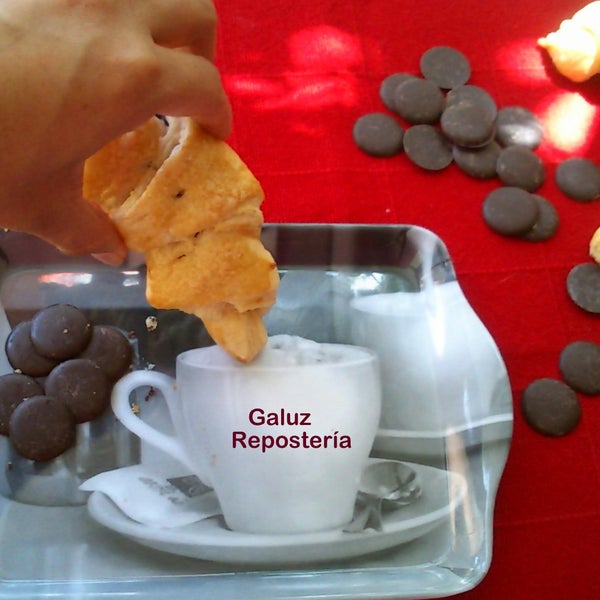 Para ti que eres #chocolatelover, saborea hoy con CUERNITOS DE CHOCOLATE. Acompáñalos con un cafecito o un capuchino y consiéntete.