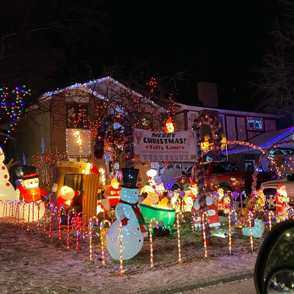 ruelle Taffy Lane — 'Street of Lights' Orléans 1 tip