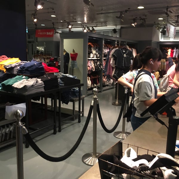 Hollister yoho store
