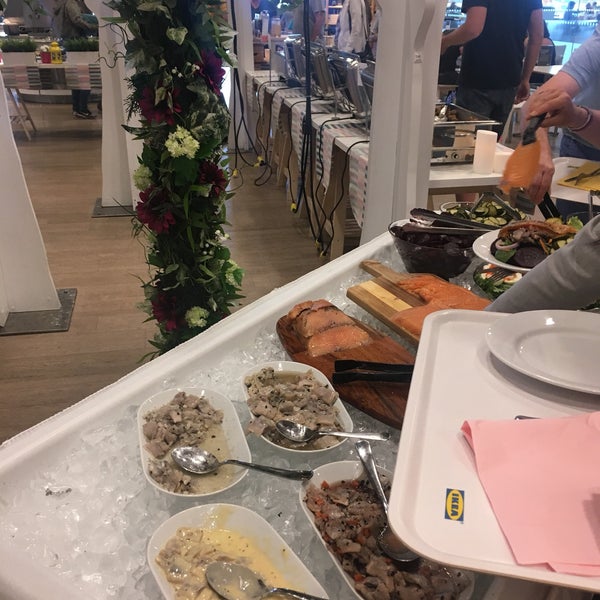Foto scattata a IKEA Ottawa - Restaurant da Nic T. il 6/21/2018