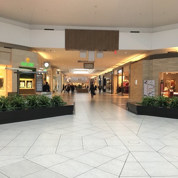 1/20/2017 tarihinde Nic T.ziyaretçi tarafından Conestoga Mall'de çekilen fotoğraf