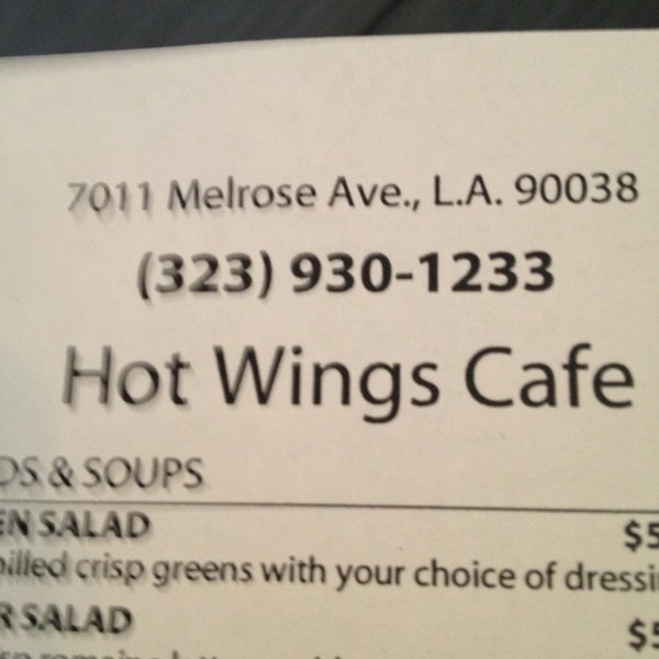 3/4/2013에 Shametha W.님이 Hot Wings Cafe (Melrose)에서 찍은 사진