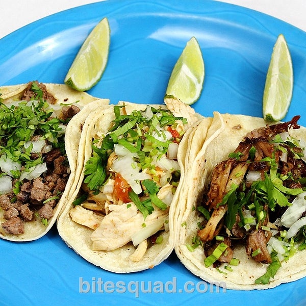 Das Foto wurde bei Pancho Villa Mexican Restaurant von Bite Squad am 2/20/2013 aufgenommen