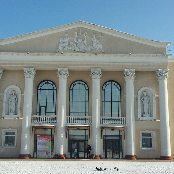 Дк ярославский. Дом культуры строитель ярославль. Дворец культуры ярославль. Дк гамма спартаковская 7. Дк железнодорож железнодорожников ярославль.