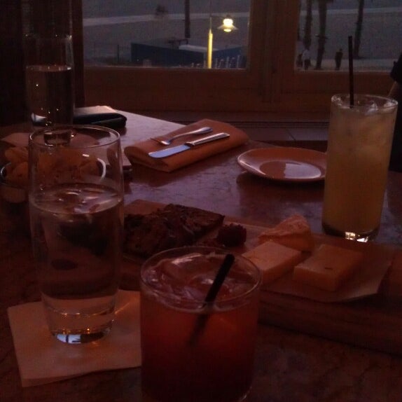 Photo taken at The Veranda Bar/Lobby Lounge at Hotel Casa Del Mar by Rob P. on 2/17/2013