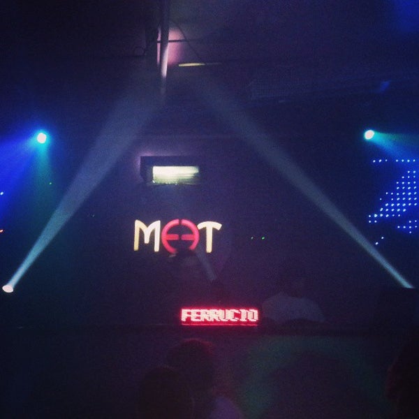 Foto tomada en Meet Music &amp; Lounge  por Moacyr G. el 7/13/2013