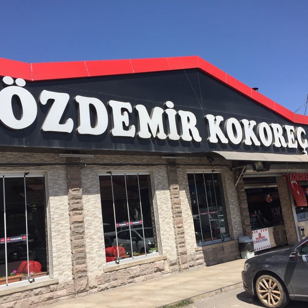 Foto diambil di Özdemir Kokoreç oleh ATİLLA Ö. pada 4/7/2020