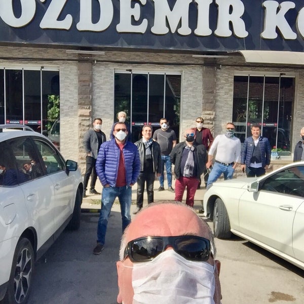 รูปภาพถ่ายที่ Özdemir Kokoreç โดย ATİLLA Ö. เมื่อ 4/7/2020