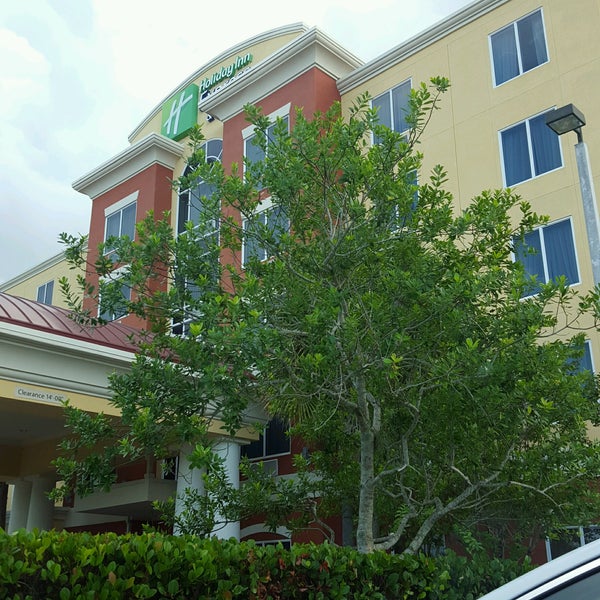 Holiday Inn Express & Suites Port St. Lucie West Hotel in St. Lucie West