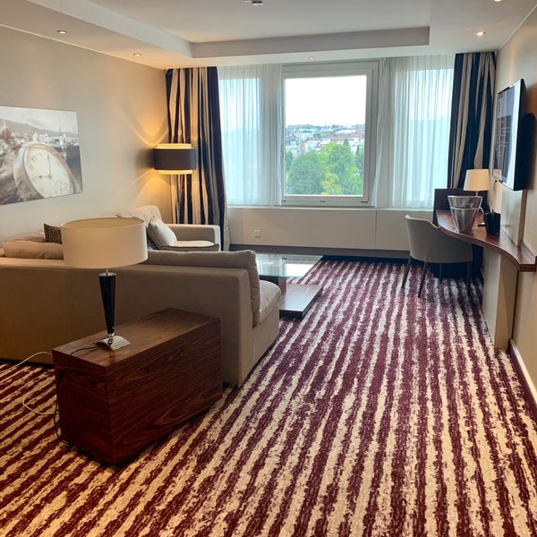 รูปภาพถ่ายที่ Zurich Marriott Hotel โดย Joel G. เมื่อ 9/2/2019