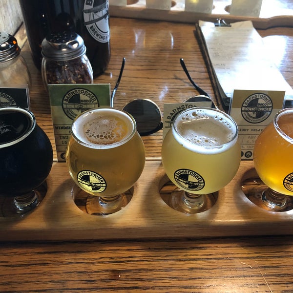 Photo taken at Barnstormer Brewing and Pizzeria by Simon on 9/3/2018