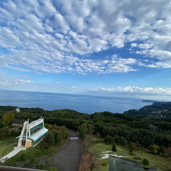 รูปภาพถ่ายที่ Hilton Odawara Resort &amp; Spa โดย Shingo N. เมื่อ 10/26/2020