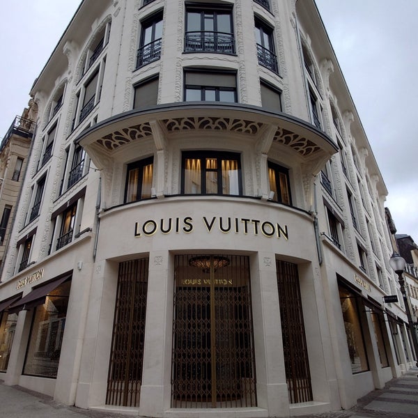 Louis Vuitton Brand Shop in Luxembourg Editorial Photo - Image of mall,  design: 248312321