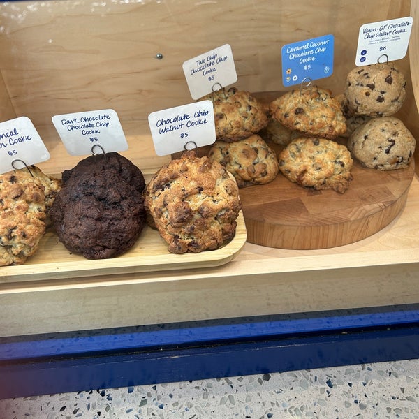 Levain Bakery Upper East Side 20 tips from 1564 visitors