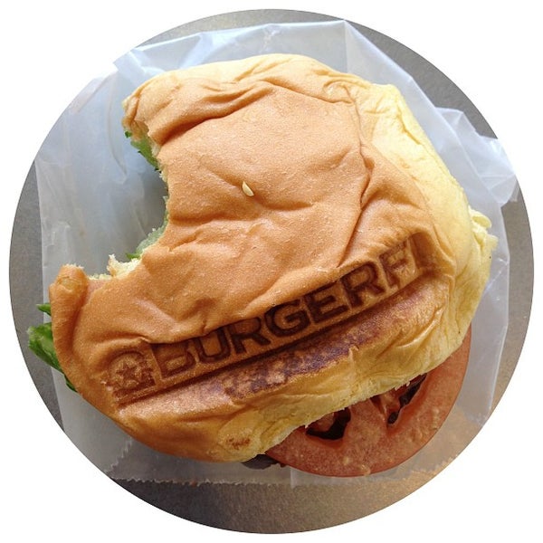 7/30/2013에 Jay K.님이 BurgerFi에서 찍은 사진