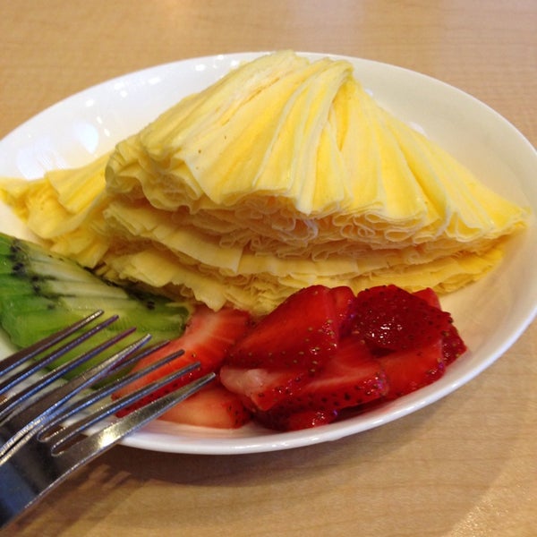 Photo taken at Sno-Zen Shaved Snow &amp; Dessert Cafe by Taylor W. on 5/24/2014