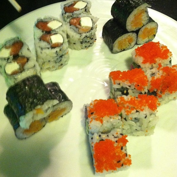 Foto tirada no(a) Sushi Ai por DONT B. em 3/24/2013